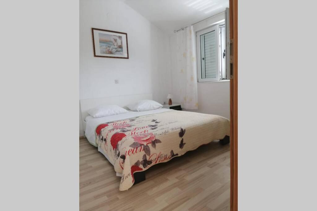 Apartment Lea - Amazing Sea View Сресер Екстериор снимка