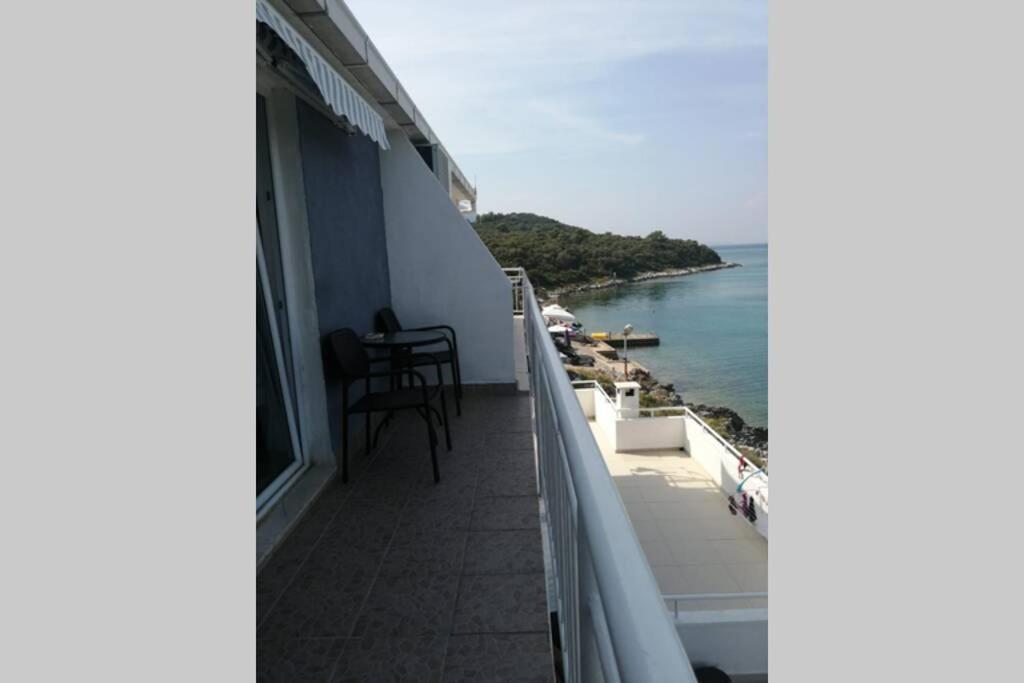 Apartment Lea - Amazing Sea View Сресер Екстериор снимка