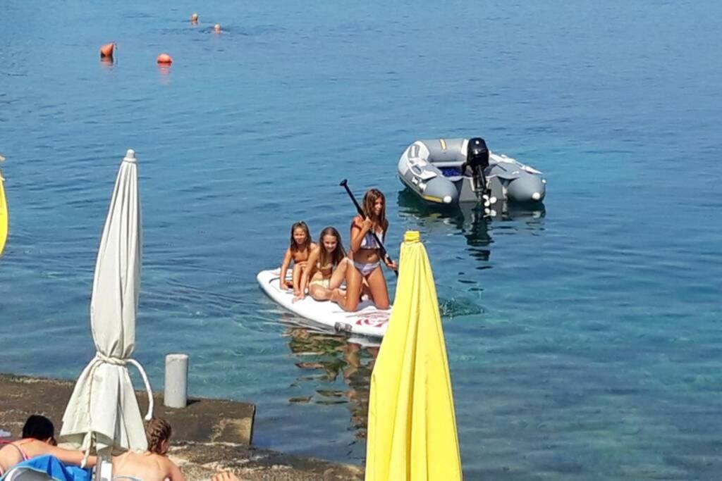 Apartment Lea - Amazing Sea View Сресер Екстериор снимка